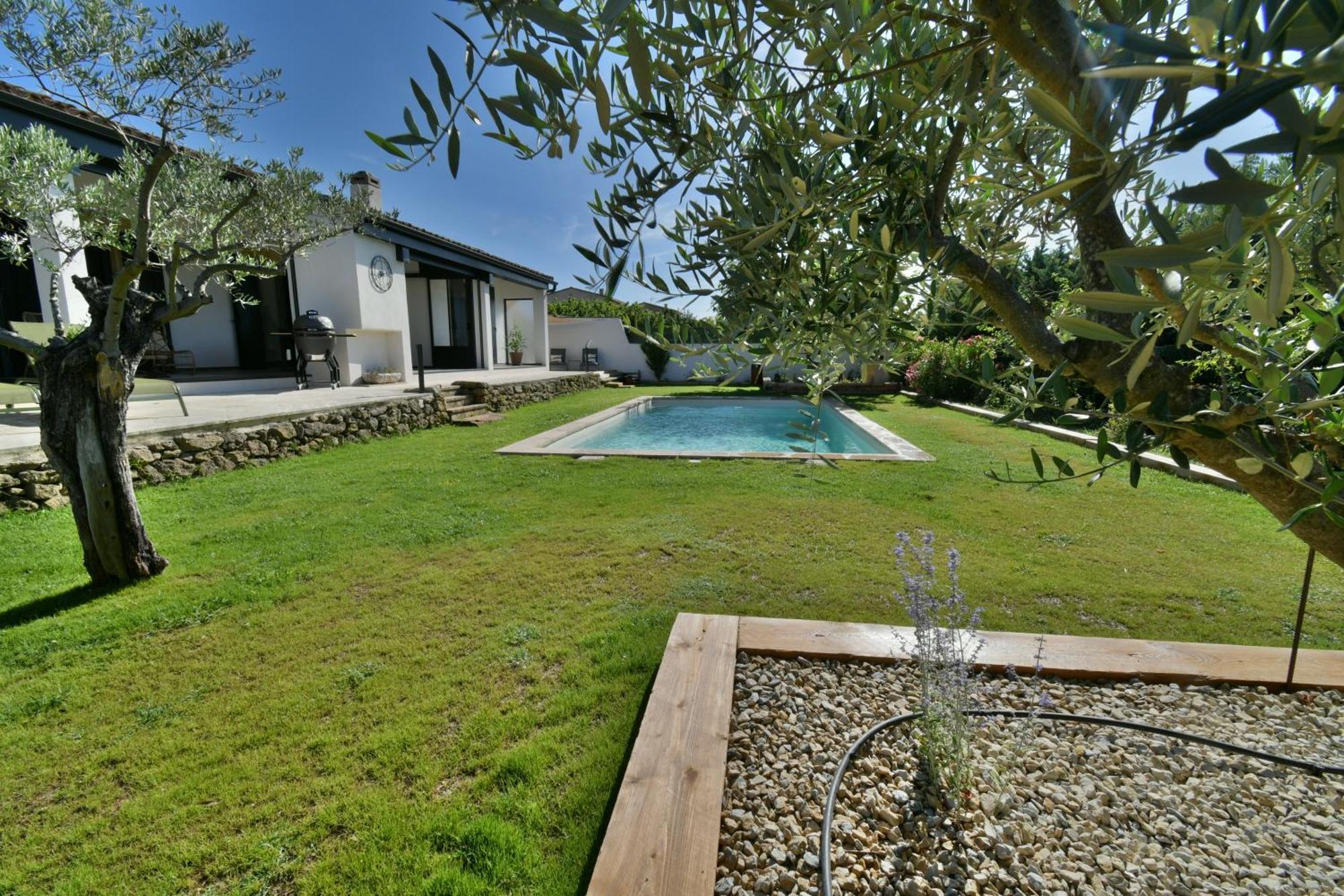 Une Nuit En Luberon Puyvert Exterior photo