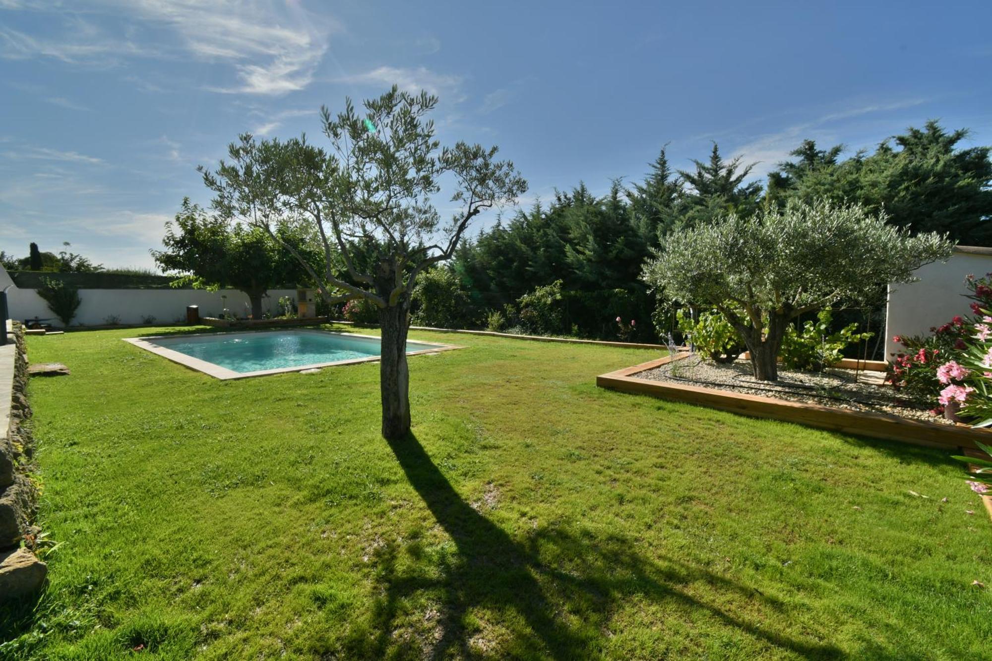 Une Nuit En Luberon Puyvert Exterior photo