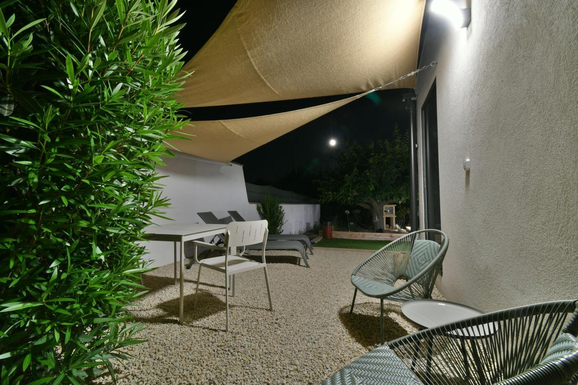 Une Nuit En Luberon Puyvert Exterior photo