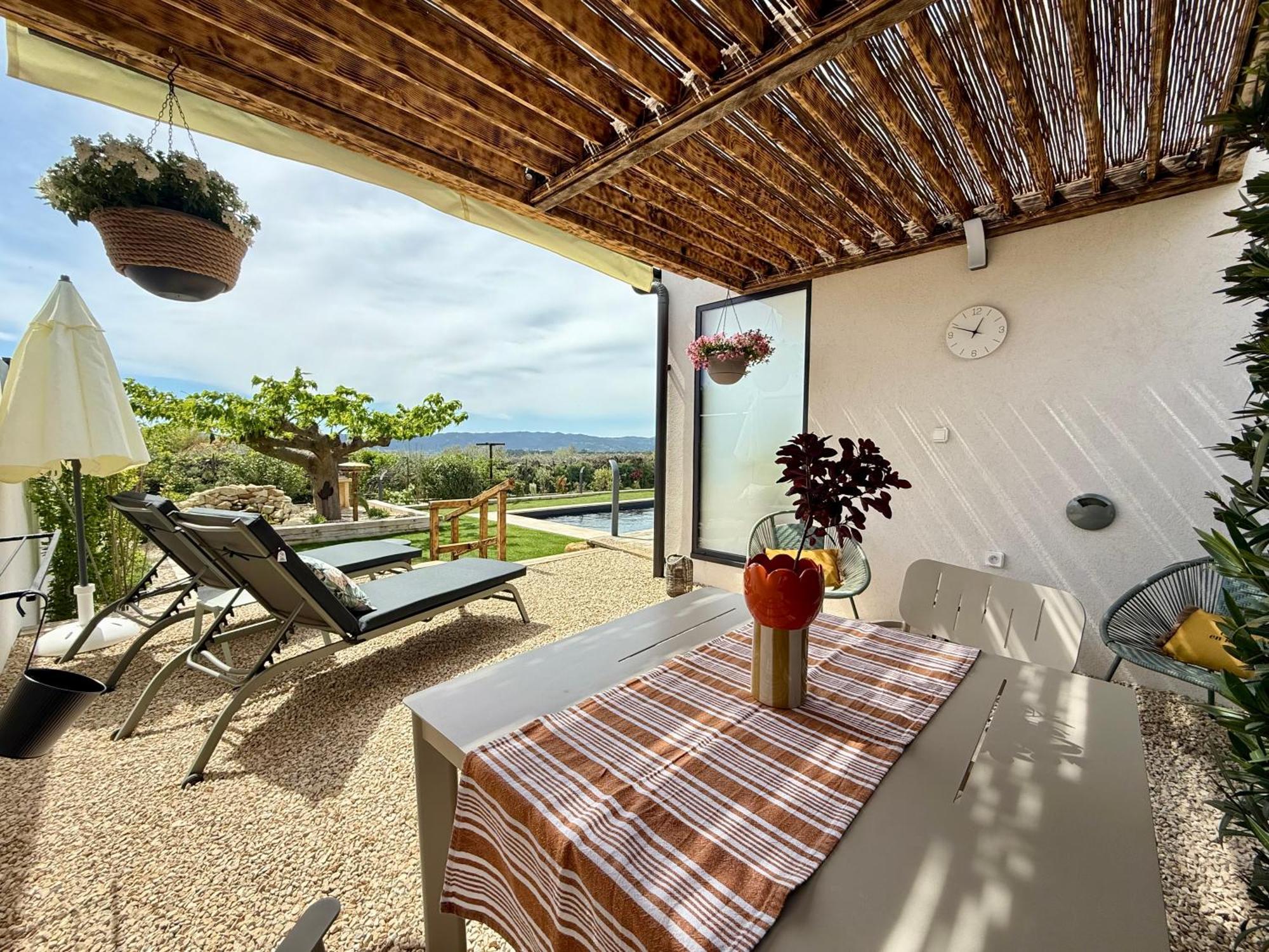 Une Nuit En Luberon Puyvert Exterior photo